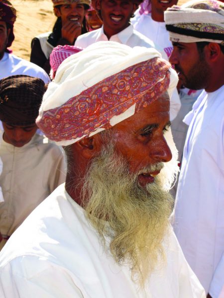 رجل عماني مسن